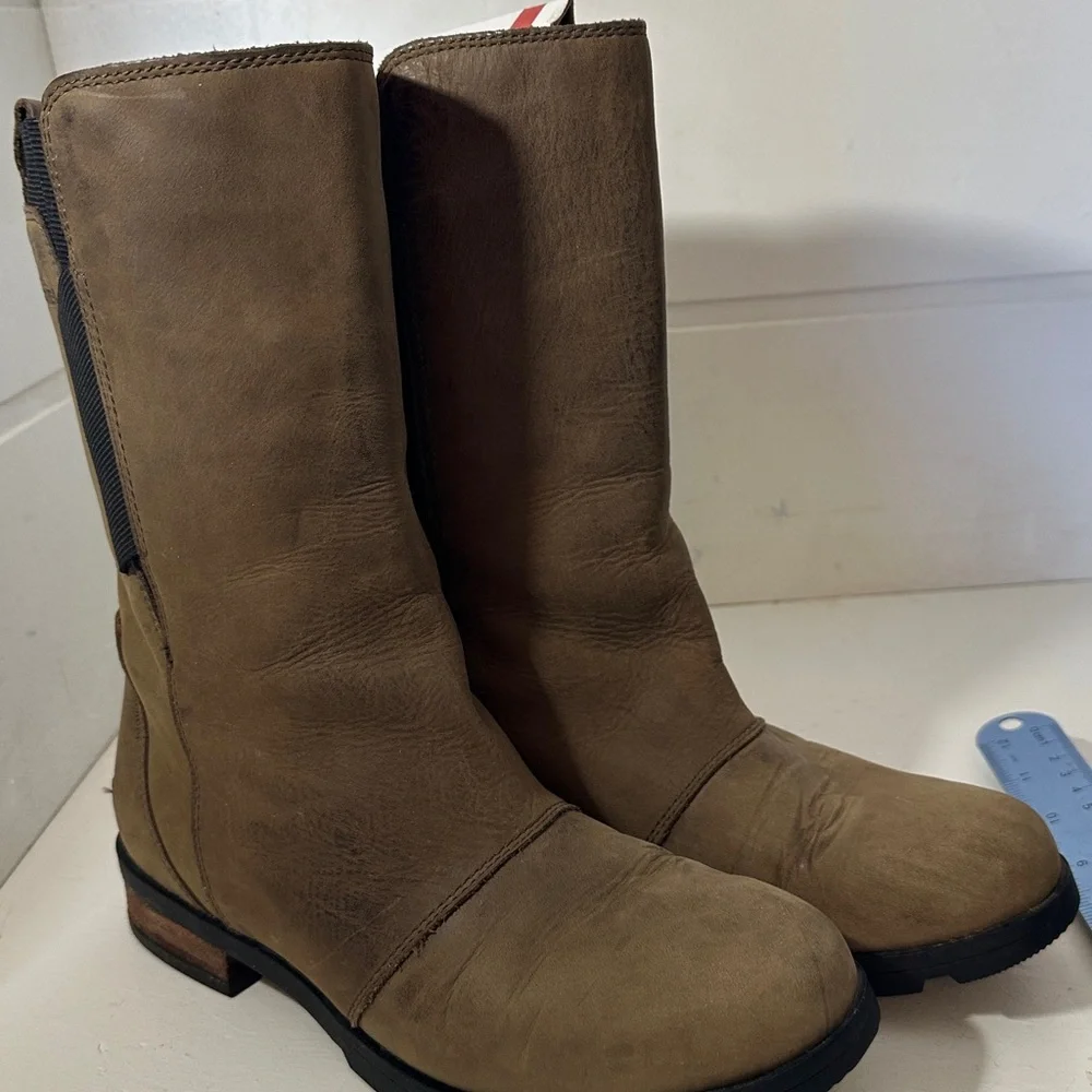 Sorel pull on suede boots chocolate brown